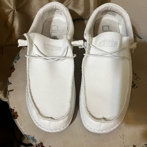 Lightly used, worn a few times